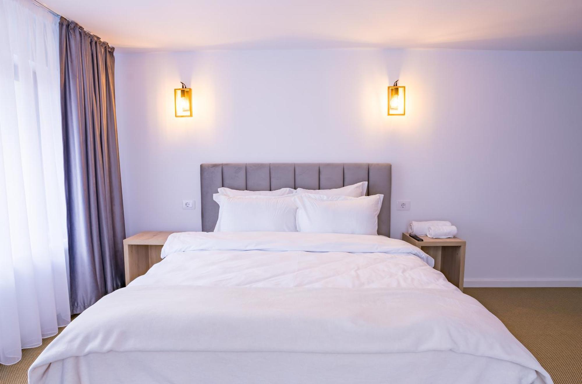 Hotel Casa Zuz Voronet à Gura Humorului Extérieur photo
