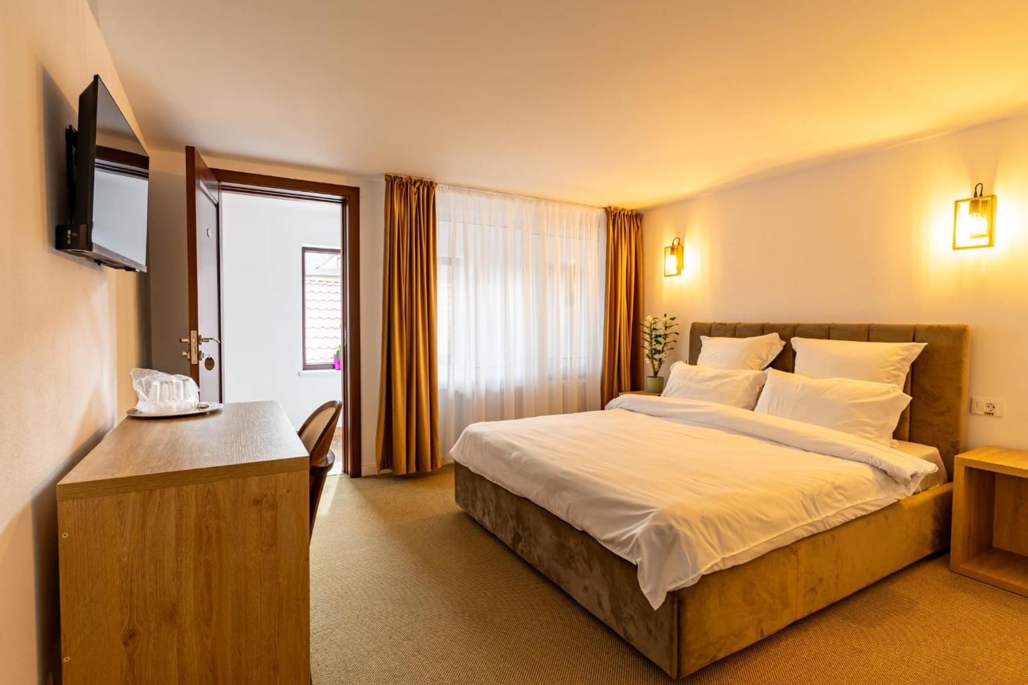 Hotel Casa Zuz Voronet à Gura Humorului Extérieur photo